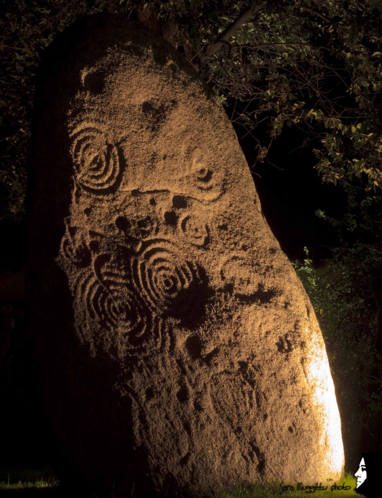 La stele istoriata Sa Perda Pintà, i cui motivi rimandano a tradizioni del mondo celtico.